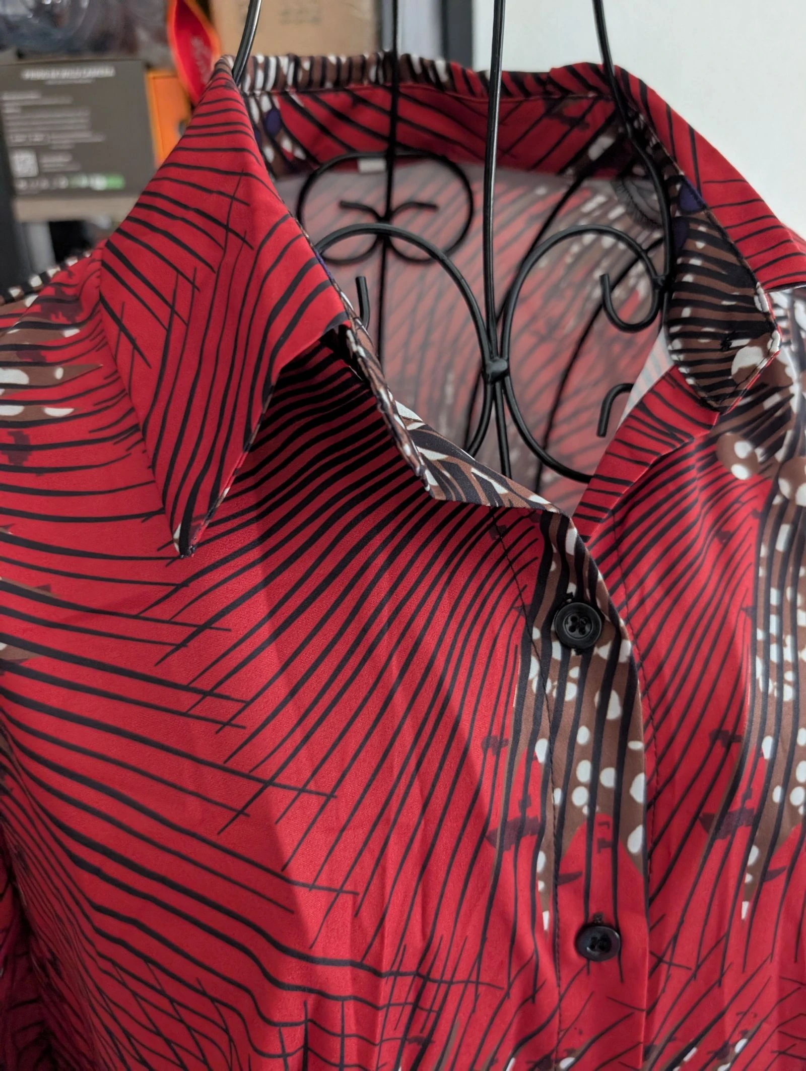 Maravilhoso Vestido longo estilo camisa com estampa gráfica vermelha e preta elegante - Tamanho 0XL – photo 5